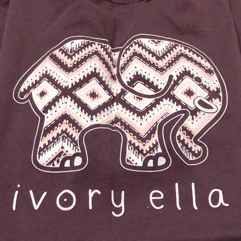 2 Ivory Ella T-Shirts